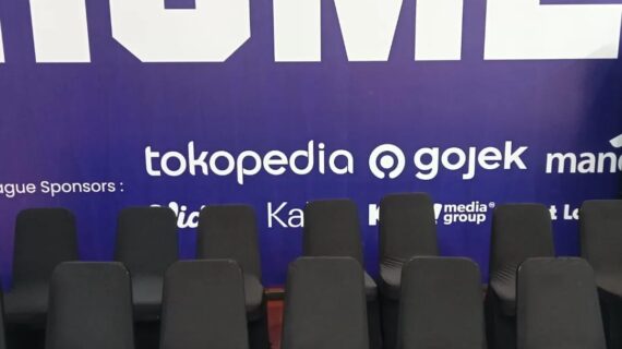 Rental Kursi Murah 2025 – Lengkap untuk Acara Pernikahan, Hajatan & Event