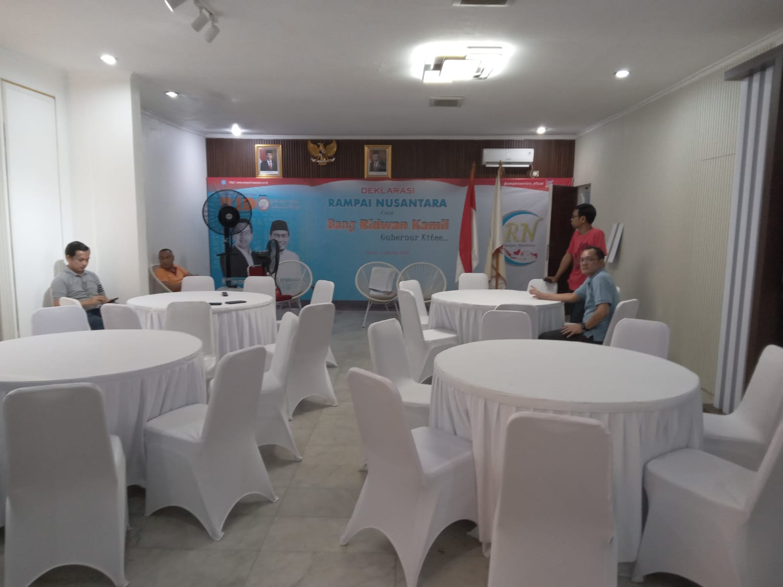 Harga Sewa Meja Bundar Murah 2025 – Elegan & Praktis untuk Acara
