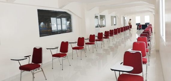 Sewa Bangku Kuliah Murah 2025 – Praktis & Nyaman untuk Seminar dan Event