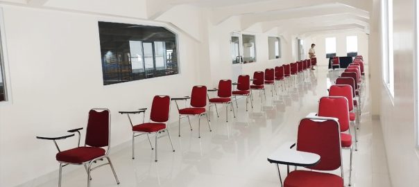 Sewa Bangku Kuliah Murah 2025 – Praktis & Nyaman untuk Seminar dan Event