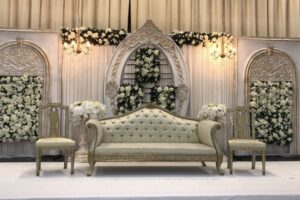 Sewa Kursi Wedding – Pilihan Elegan untuk Pernikahan Impian