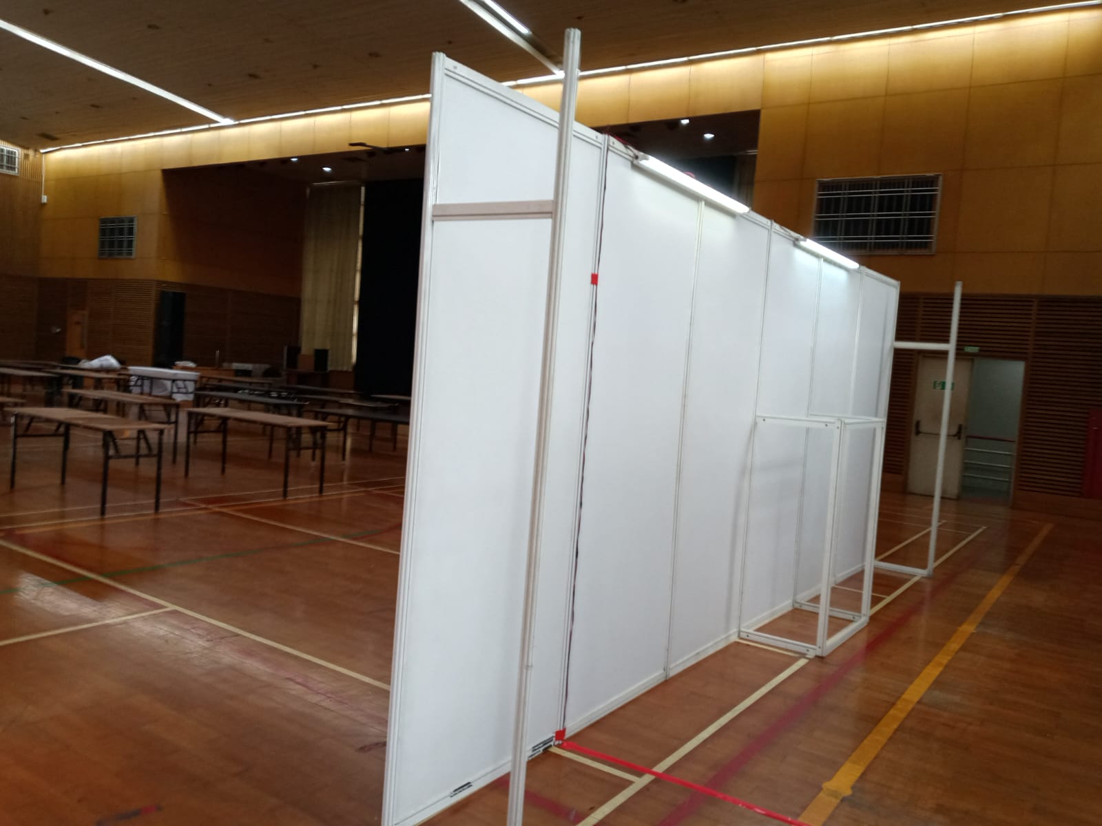 Sewa Meja R8 Terdekat 2025 – Praktis & Elegan untuk Acara